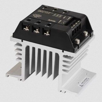 SRH3-1415 реле напівпровідникове трифазне (4-30VDC, 48-480VAC 15A, 3 полюси, з радітором) 000156687 фото